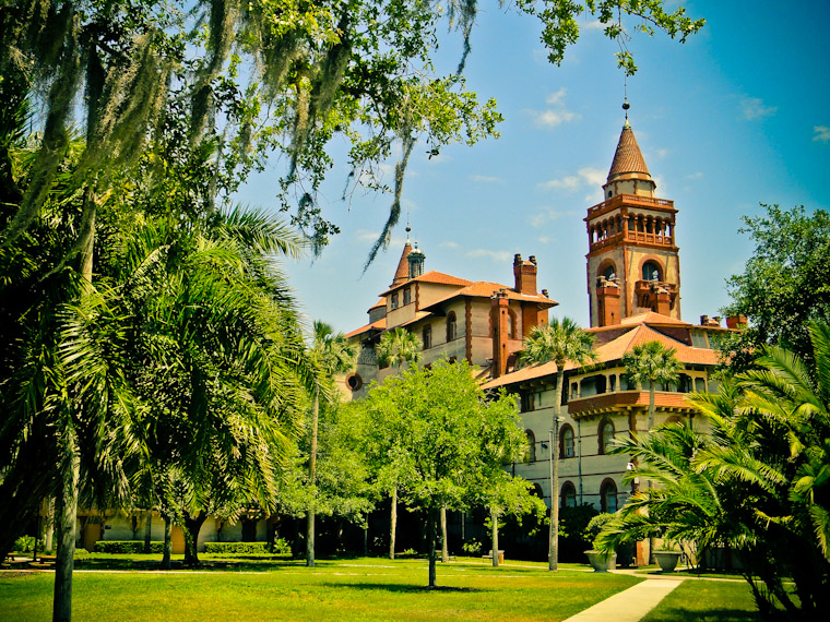 Pictures of Flagler College Trees in St Augustine Florida