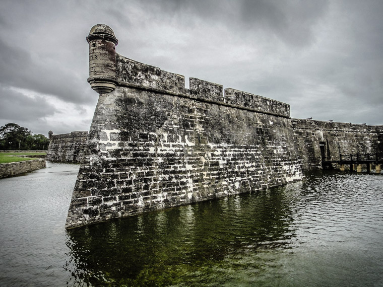 Castillo de san marcos fort moat